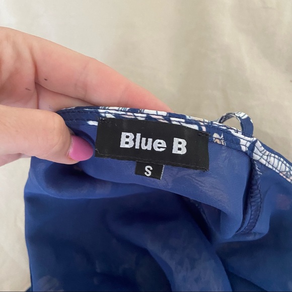 V Neck Floral Mini Dress - Picture 5 of 6